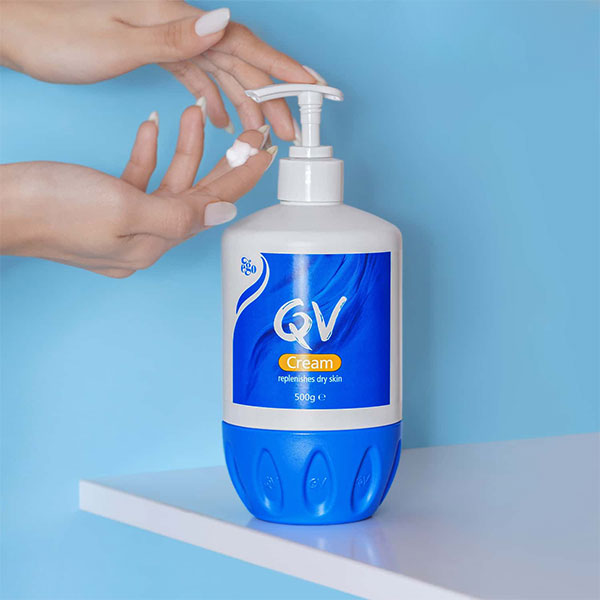 کرم مرطوب کننده پوست خشک کیو وی | پمپی ا QV Cream Replenishes Dry Skin - Image 4