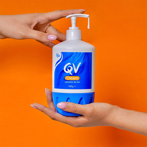 کرم مرطوب کننده پوست خشک کیو وی | پمپی ا QV Cream Replenishes Dry Skin - Image 3